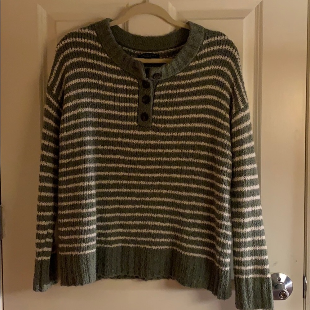 American Eagle Super Soft Buttoned Pullover